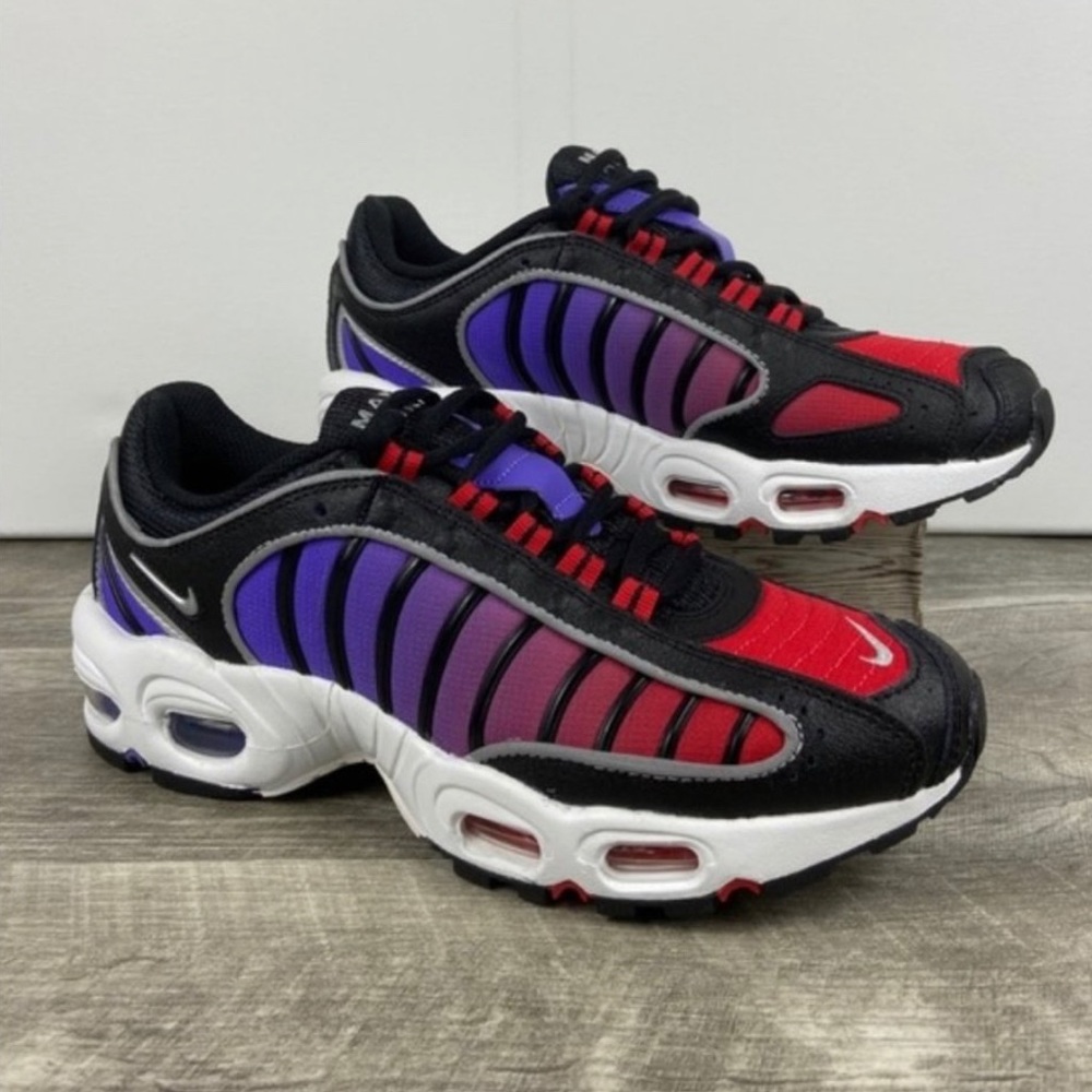 Nike Sneakers - Picture 2 of 7